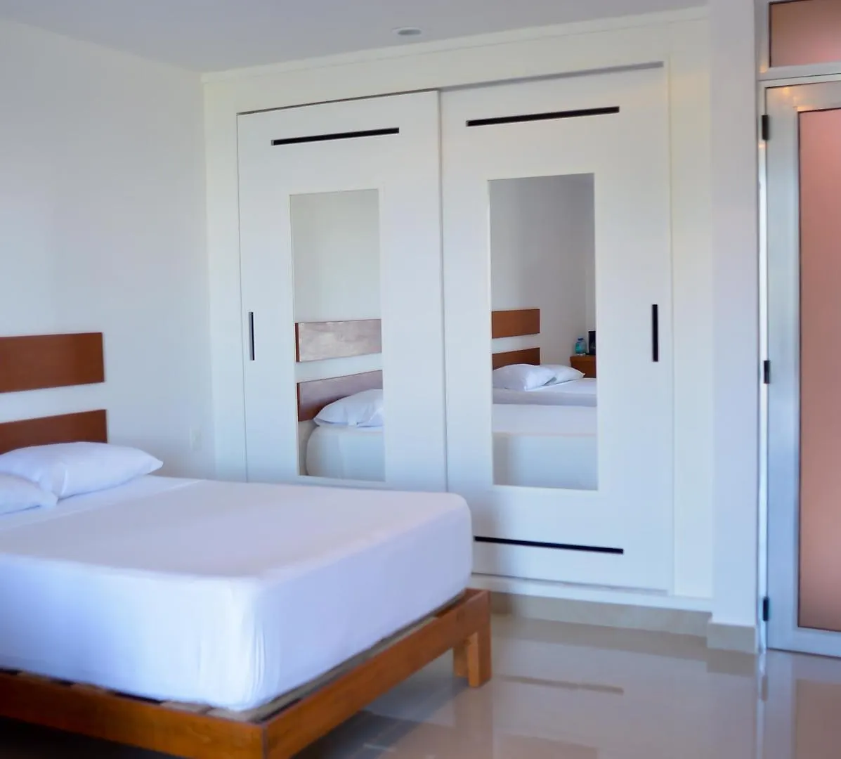 Sunrise 42 Suites Hotel Playa del Carmen