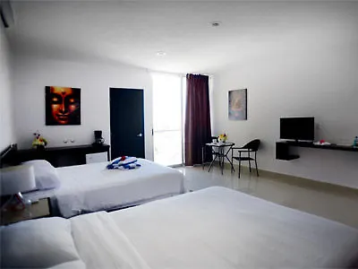 Sunrise 42 Suites Hotel Playa del Carmen 3*,